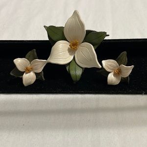 Leather Trillium Pin and Earrings